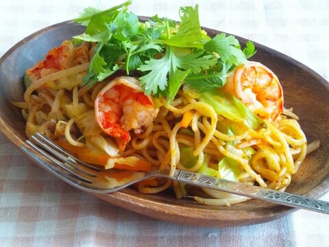 美味しくないわけがない!スリラチャ焼きそば